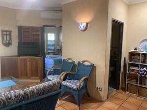 2 chambres, fer et planche à repasser, Wi-Fi, draps fournis