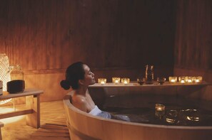 傳統獨棟房屋, 非吸煙房 (Japanese Style Private Vacation Home) | 浴室 | 獨立浴缸和淋浴設備、免費盥洗用品、吹風機、拖鞋