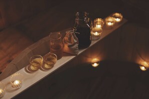 Traditioneel huis, niet-roken (Japanese Style Private Vacation Home) | Badkamer | Een aparte badkuip en douche, gratis toiletartikelen, een haardroger