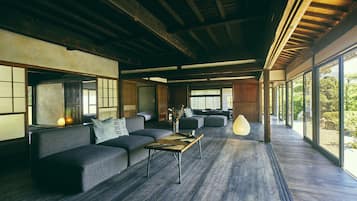 Japanese Style Private Vacation Home, Non Smoking | 2 bedrooms, free WiFi, bed sheets
