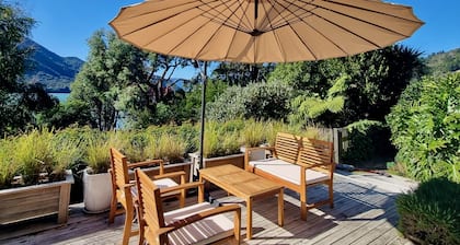 Pukenui Paradise - Havelock Holiday Home