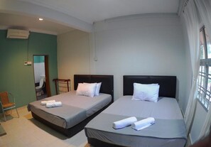 Family Suite | 1 bedroom, soundproofing, free WiFi, bed sheets