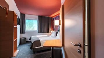 Double Room | Desk, soundproofing, WiFi (free), bed sheets