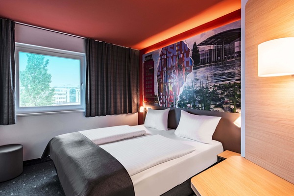 Double Room | Desk, soundproofing, WiFi (free), bed sheets