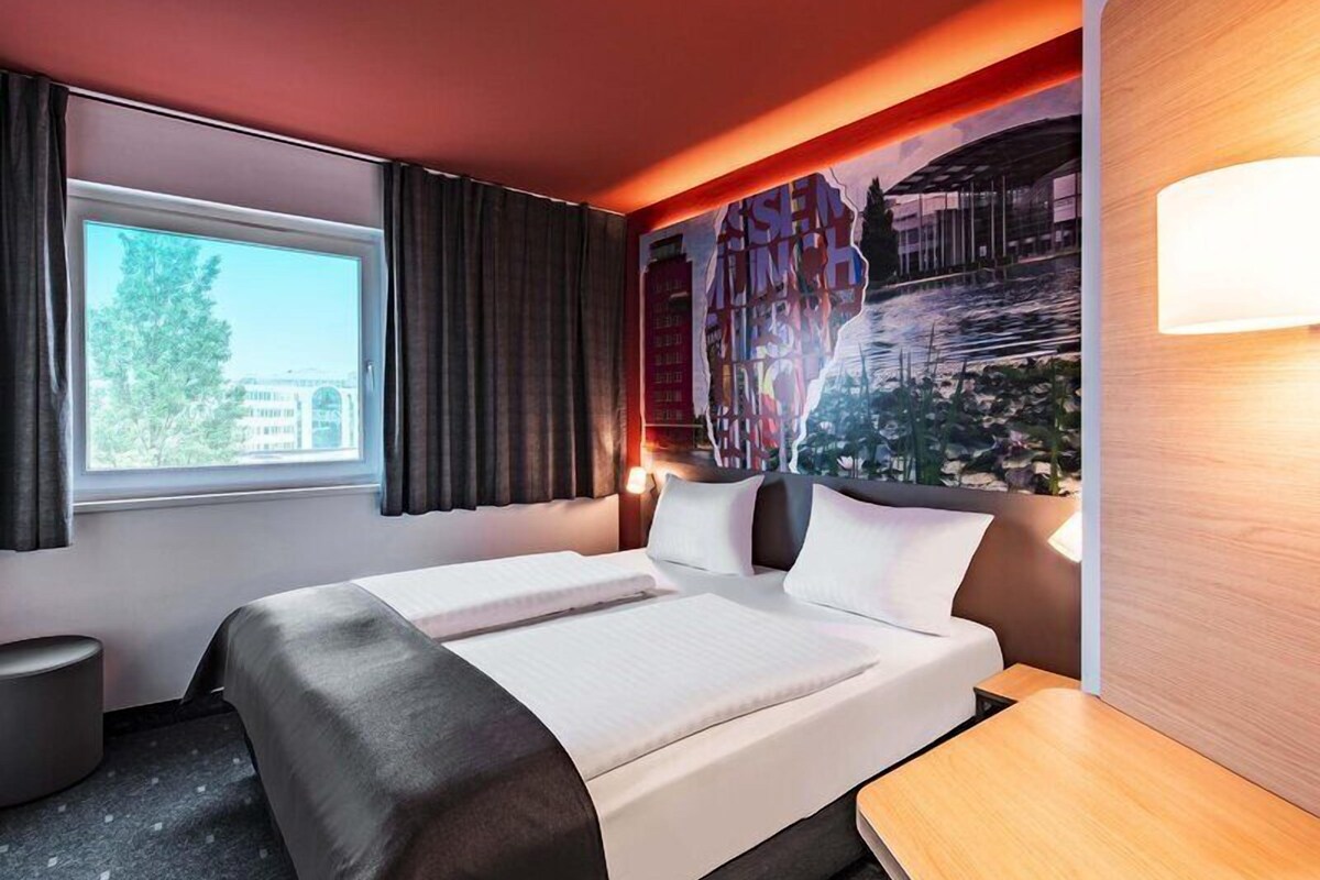 Double Room | Desk, soundproofing, free WiFi, bed sheets