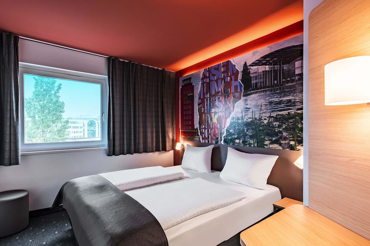 Kamar Double | Meja kerja, kedap suara, Wi-Fi gratis, dan seprai linen