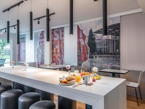 Dining - B&B Hotel München-Messe (Aschheim)