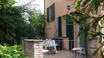 Cabin | Outdoor dining