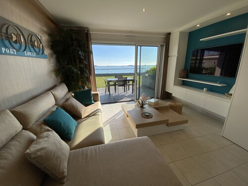 Port-Louis: Apartamento T2 con Terraza, Aparcamiento y Wifi