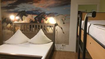 3 Schlafzimmer, Bügeleisen/Bügelbrett, Reisekinderbett, WLAN