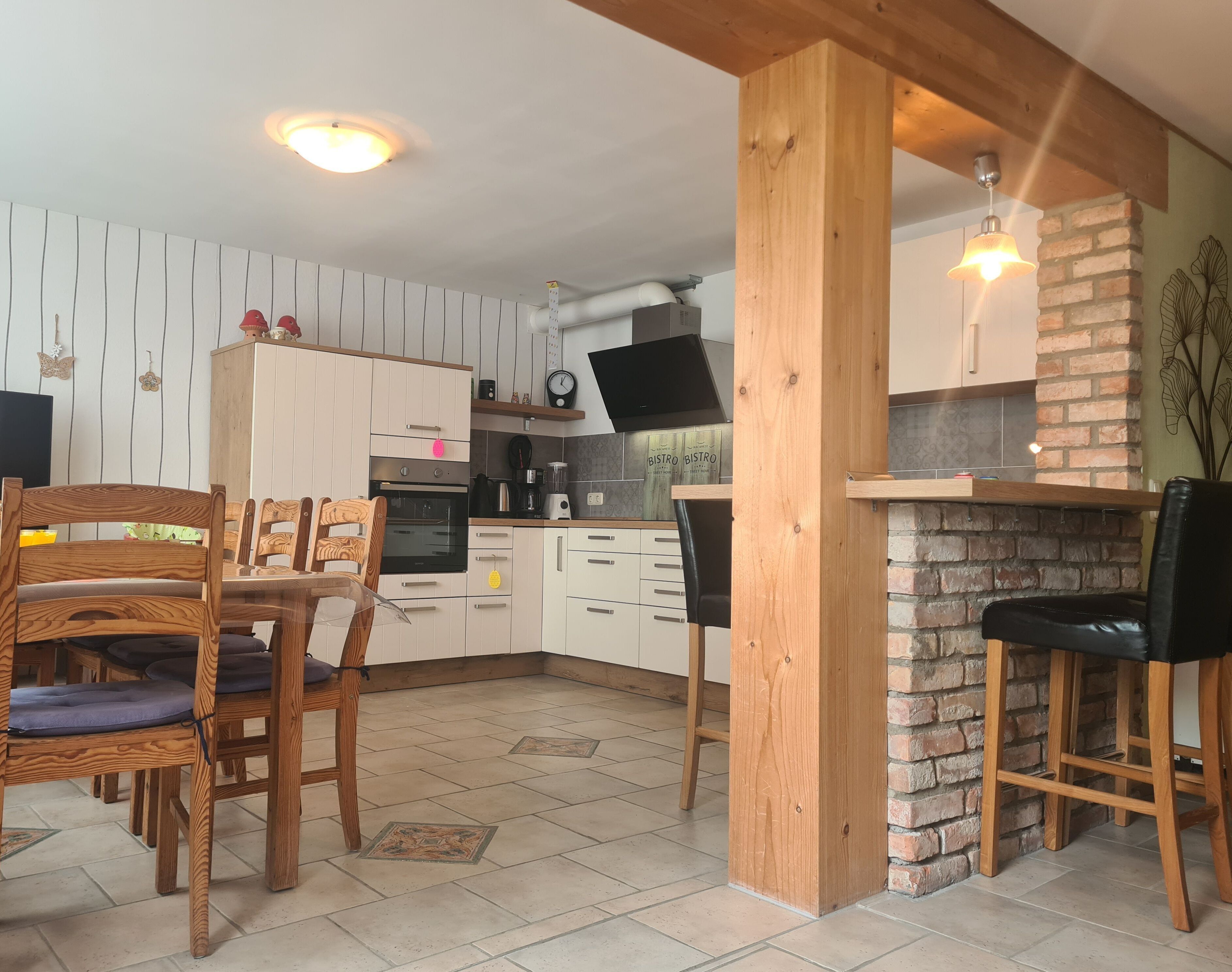 Coffee/tea maker, fridge, oven, dishwasher