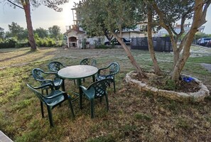 Outdoor dining - Kuca sa vrtom za samostalnu upotrebu (Bibinje)