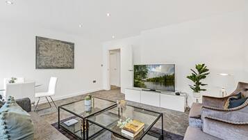 HA4 StMartins 01 | Living room | 42-inch Smart TV with digital channels, TV, Netflix