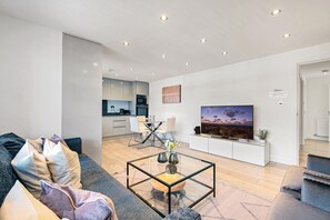 HA4 StMartins 06 | Opholdsområde | 42-tommers smart-tv med digitale kanaler, tv, Netflix