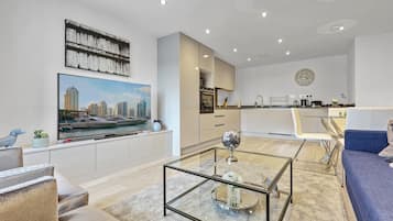 HA4 StMartins 02 | Living room | 42-inch Smart TV with digital channels, TV, Netflix