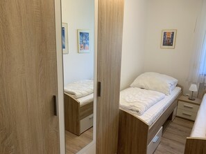 3 bedrooms, free WiFi, bed sheets
