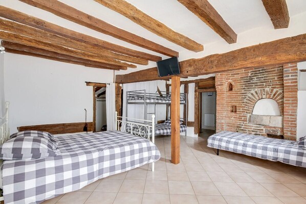 7 bedrooms, Internet - Crazy Villa Luigny (28) - Heated pool - City Stade - 1h20 Paris - 30P (Luigny)