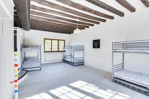 6 Schlafzimmer