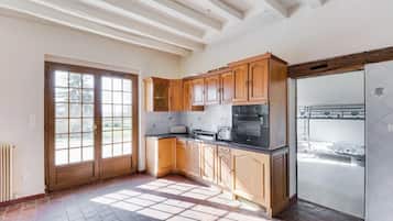 Refrigerador, microondas, horno y lavavajillas
