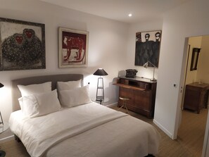 2 bedrooms, desk, iron/ironing board, travel cot - Grand Appartement de Charme sur la Rivière (Redon)