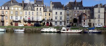 Grand Appartement de Charme sur la Rivière