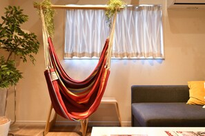 Apartemen Basic, Bebas Asap Rokok | Area keluarga | TV layar datar, konsol video game, Netflix, dan pemutar DVD