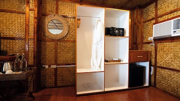 Decoración personalizada, muebles diferentes y escritorio