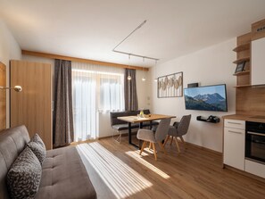 Smart TV, video games, foosball, books - Apartment mit 1 Schlafzimmer und Balkon (Gerlos, Austria)
