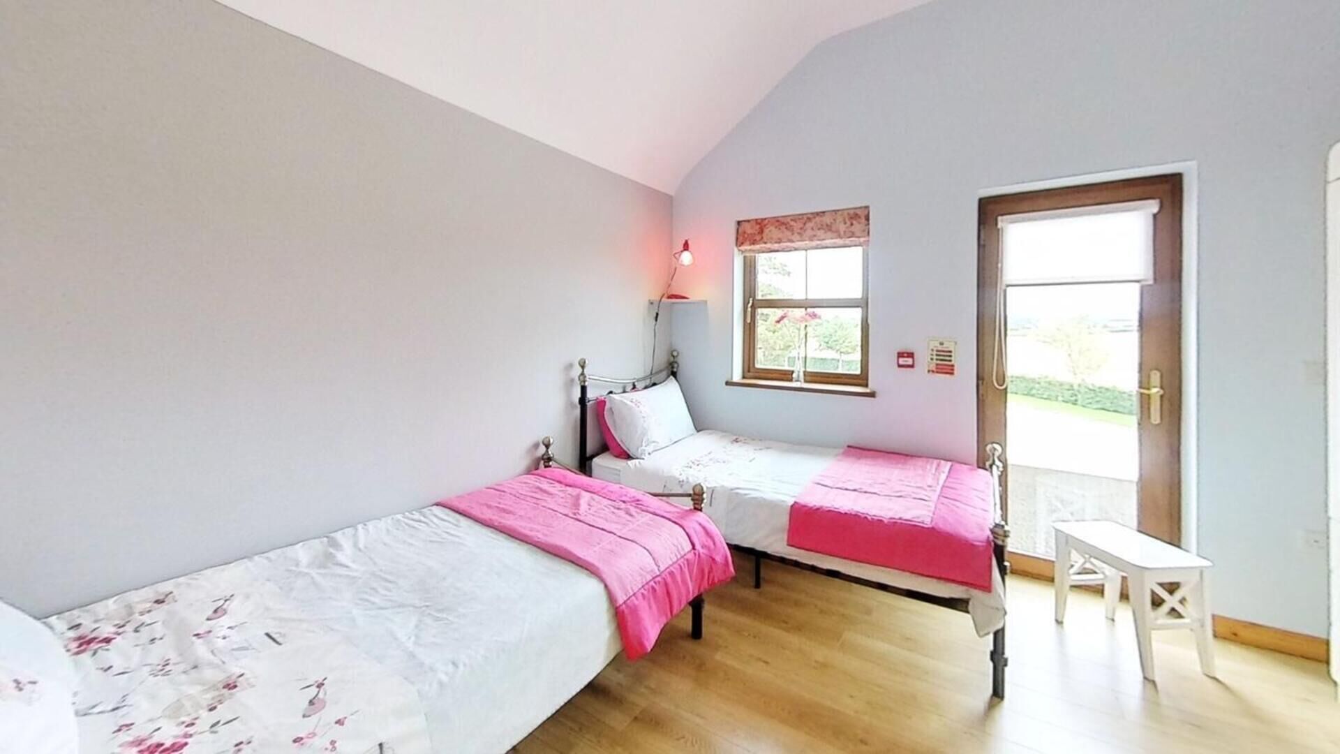 Cottage | 3 bedrooms, iron/ironing board, free WiFi, bed sheets
