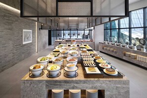 Frukostbuffé varje dag (KRW 39000 per person)