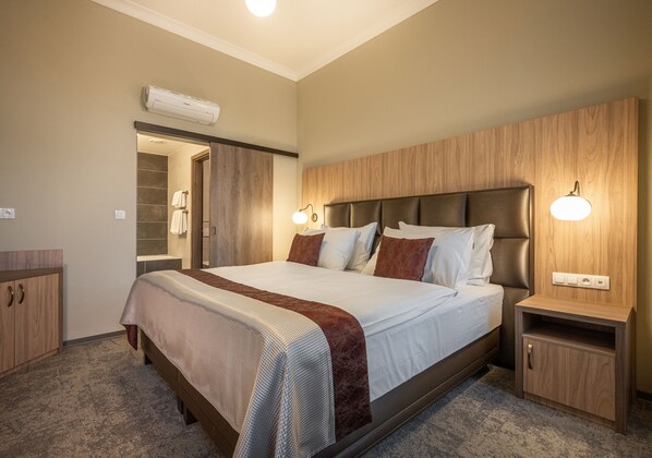 Junior Suite (SPA Access)