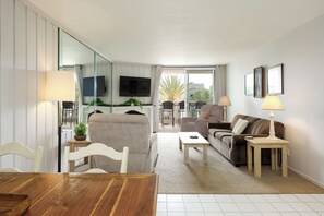 Smart-TV, Kamin, Tischtennisplatte