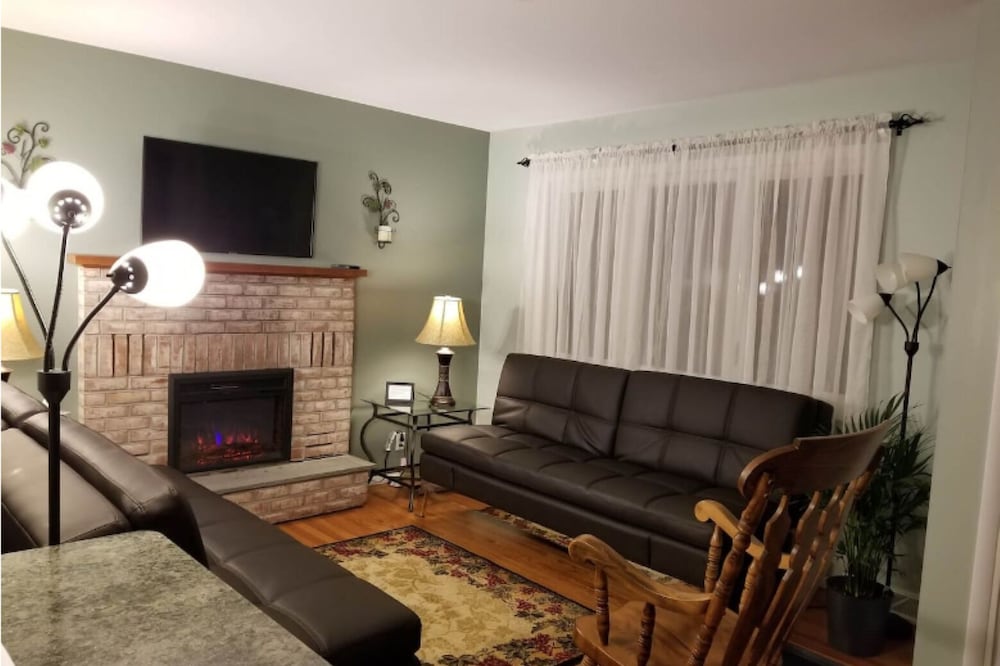 Best of Both Abode--The Ideal Vacation Location in the Heart of Wine Country