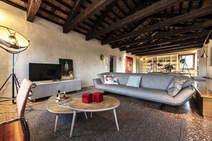 Apartment, 2 Schlafzimmer | Wohnbereich