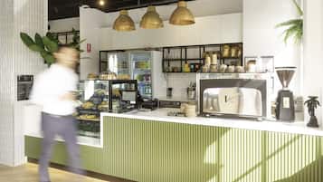 Sarapan bungkus setiap hari (AUD 25 seorang)