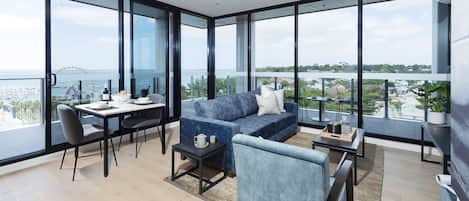 Apartamento, 1 quarto, vista para o oceano (Apartment) | Área de estar | Smart TV 43 polegadas com canais a cabo, TV, Netflix