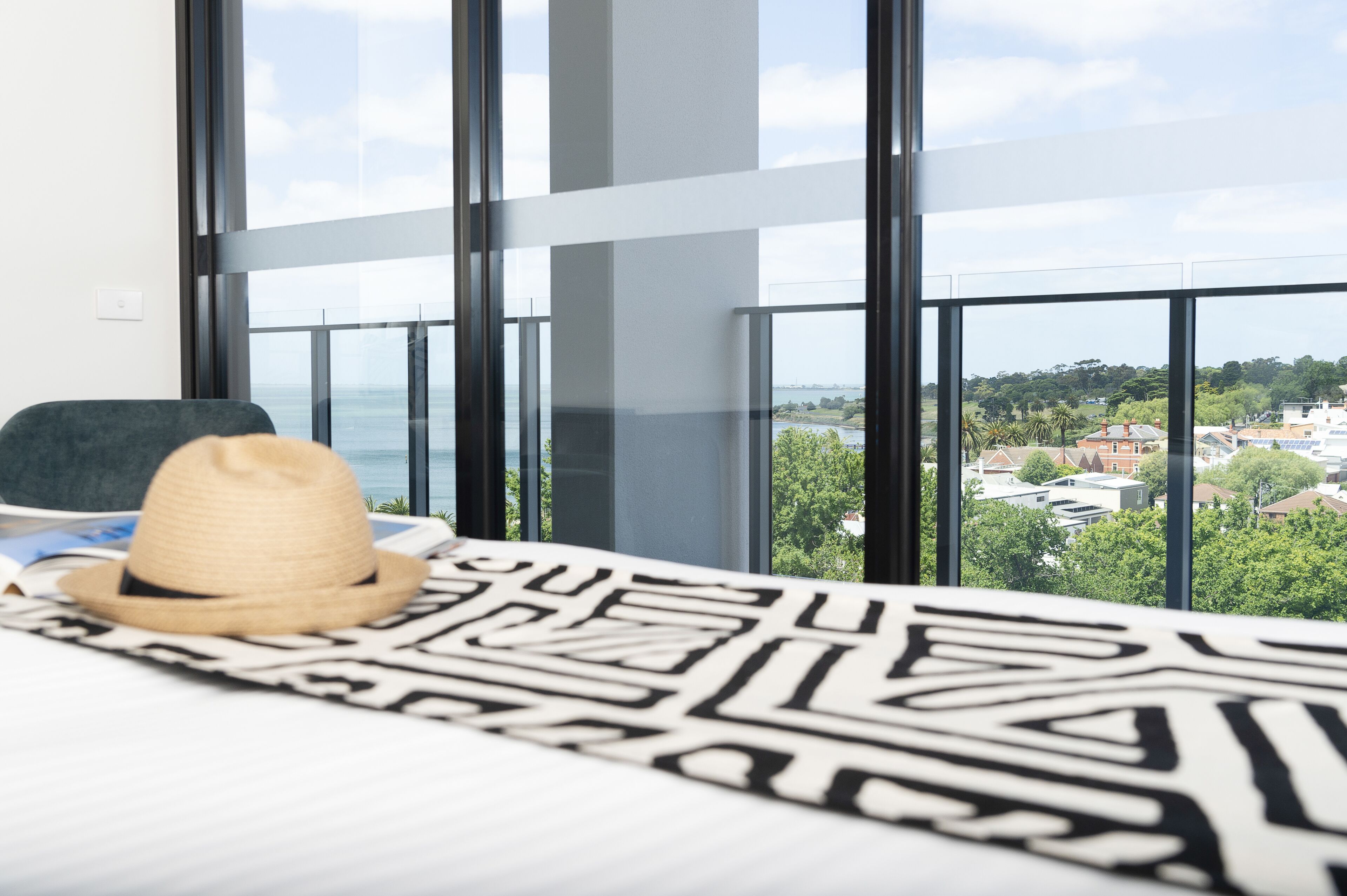 1 Bedroom Ocean View Apartment | Premium bedding, pillowtop beds, in-room safe, laptop workspace