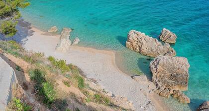 Villa Sun Palace is a luxury 5 bedroom villa with amazing sea views