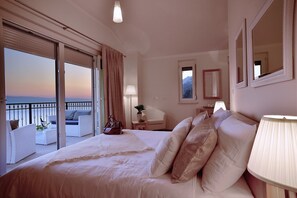 5 bedrooms, iron/ironing board, WiFi, bed sheets - Villa Sun Palace is a luxury 5 bedroom villa with amazing sea views (Mimice)