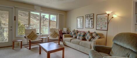 Condo, 2 quartos | Parte interna