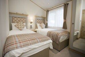Cabin | 3 bedrooms, iron/ironing board, free WiFi - 6 Berth Luxury Lodge in Christchurch, Dorset (Christchurch)