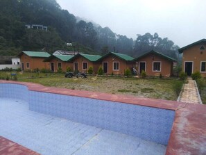 Outdoor pool - ADB Rooms Pine Hill View Resort (Nainital)