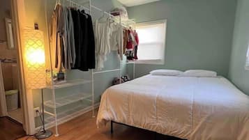 2 makuuhuonetta, silitysrauta/-lauta, ilmainen Wi-Fi, vuodevaatteet