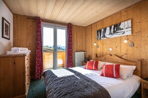 Caja fuerte, sistema de insonorización, wifi gratis y ropa de cama