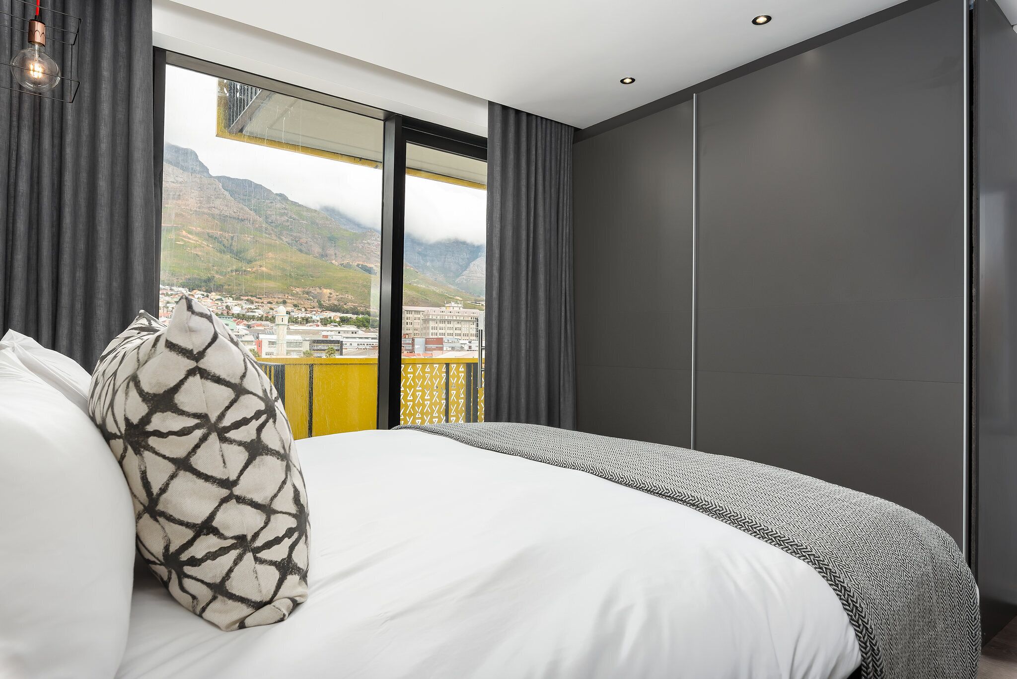 Deluxe Apartment | 2 bedrooms, in-room safe, desk, laptop workspace