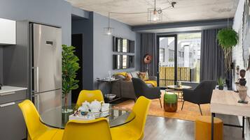 Deluxe Apartment | In-room dining