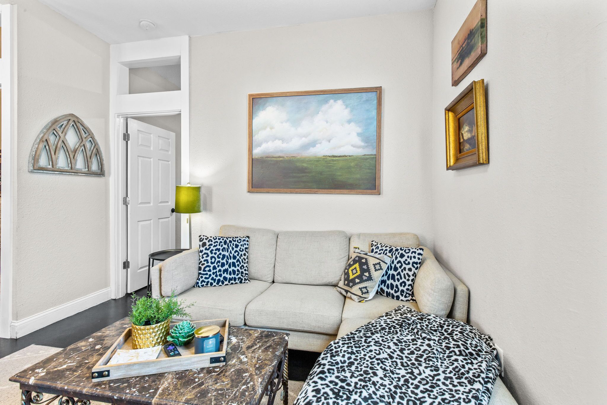 Sayles Courtyard Bungalow - short or longterm stays