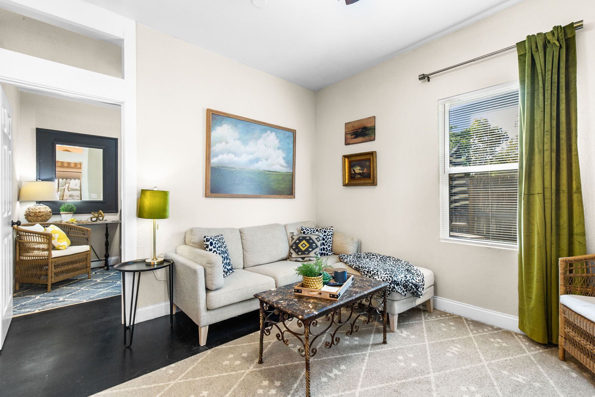 Sayles Courtyard Bungalow - short or longterm stays