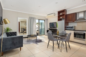 Premier Apartment | Living area