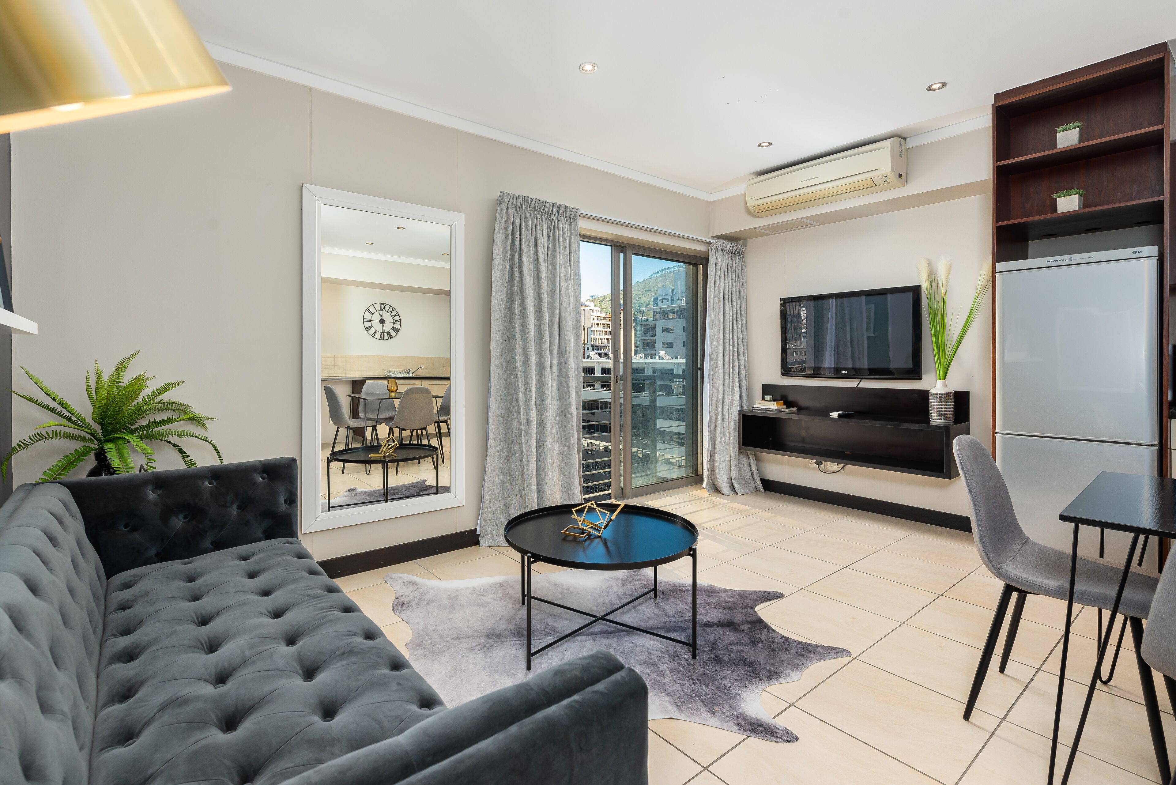 Premier Apartment | Living area | 32-inch flat-screen TV with satellite channels, TV, Netflix